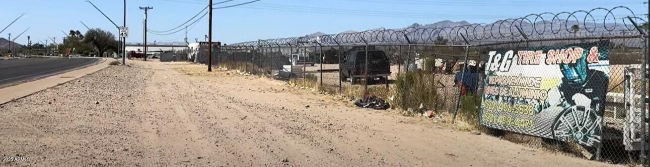 5653 S NOGALES Highway