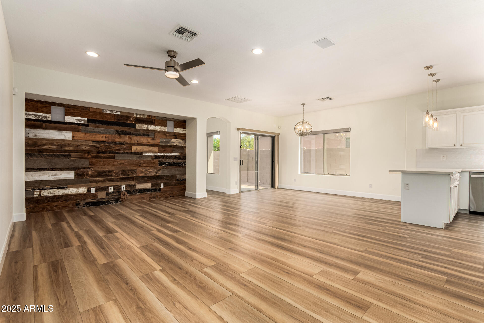 4618 W FORTUNE Drive