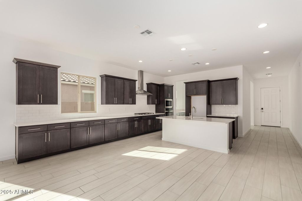 Photo of 18185 W Watkins Street, Goodyear, AZ 85338 (MLS # 6918100)