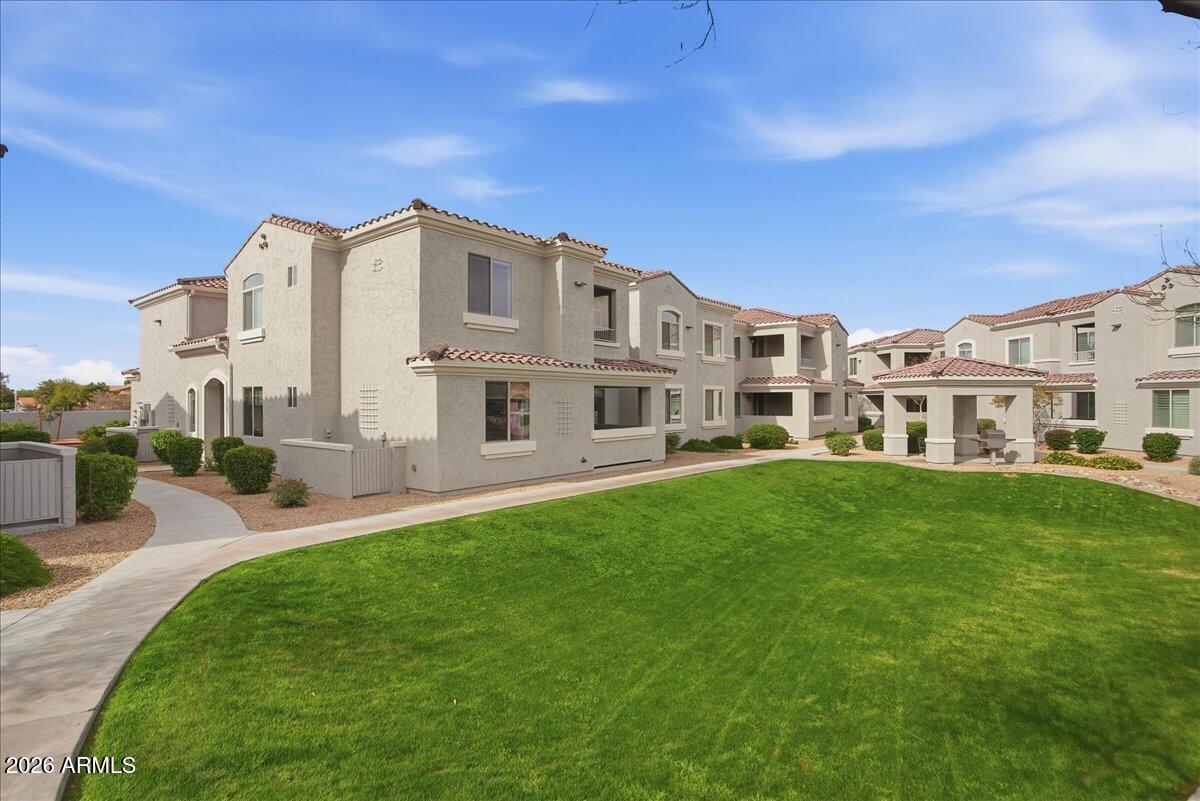 900 S CANAL Drive 114