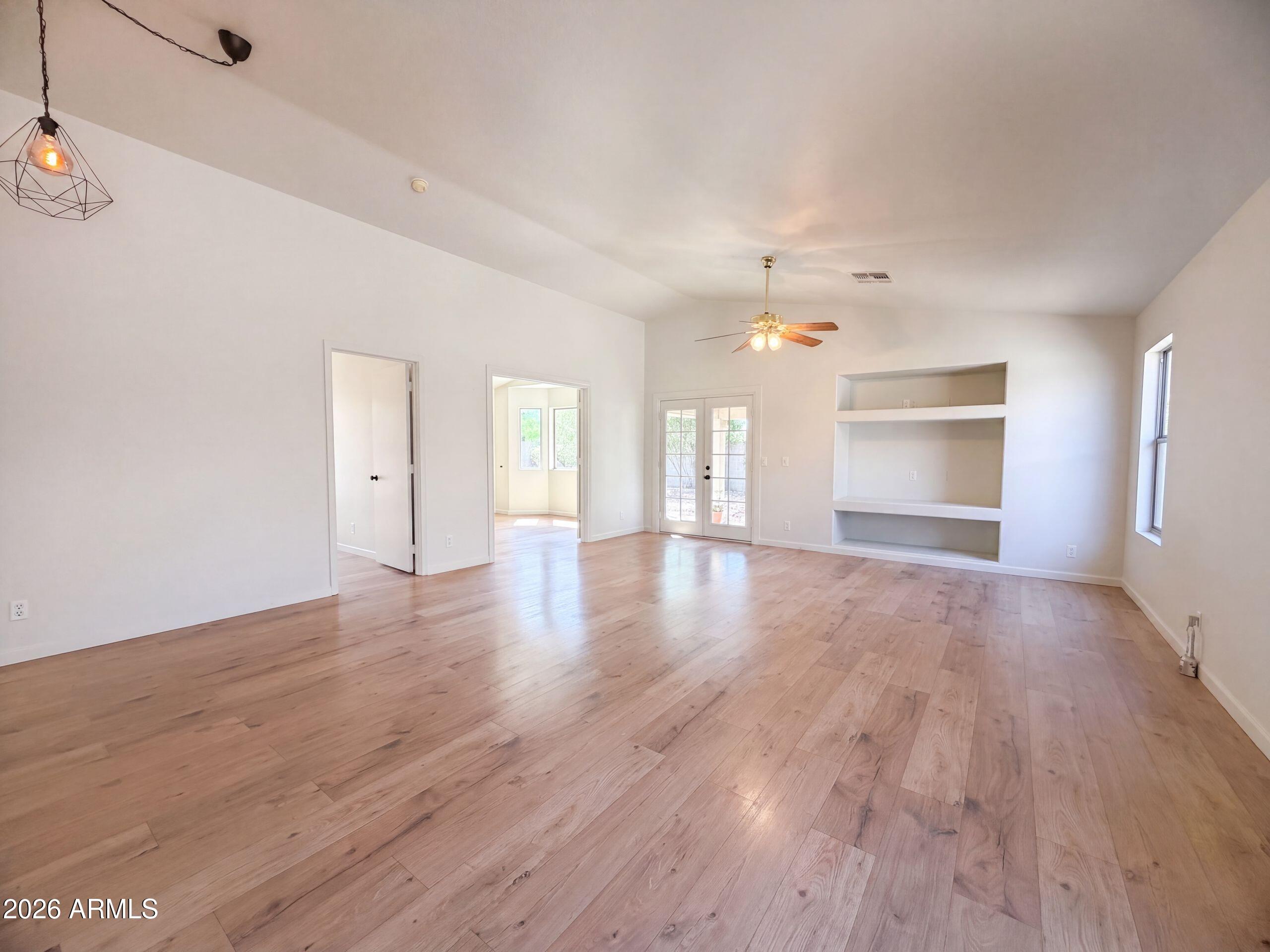 2756 S COMPTON --