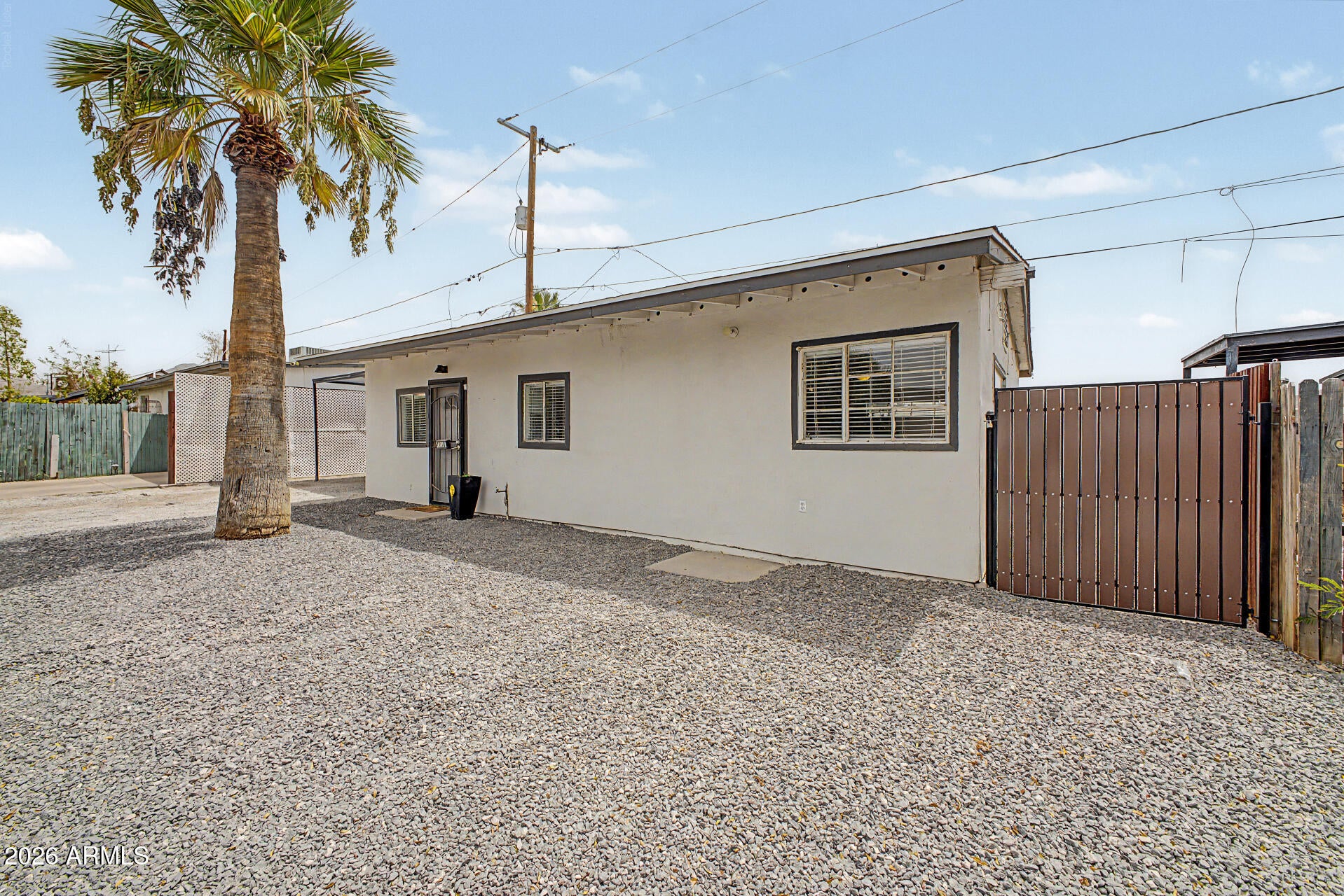 723 E SUNNYSLOPE Lane