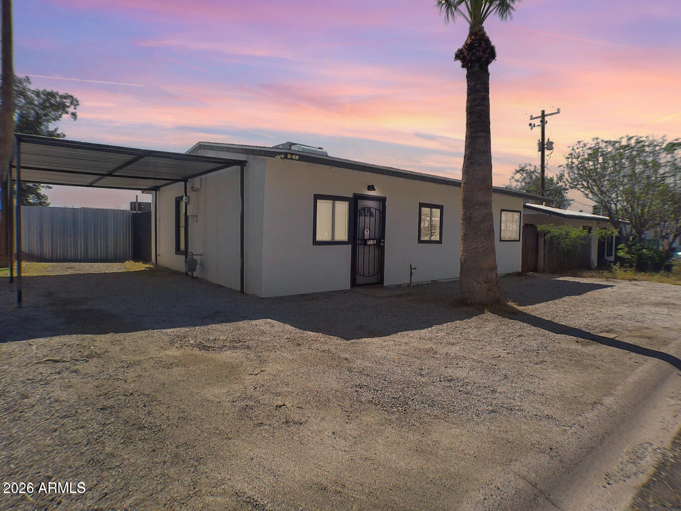 723 E SUNNYSLOPE Lane
