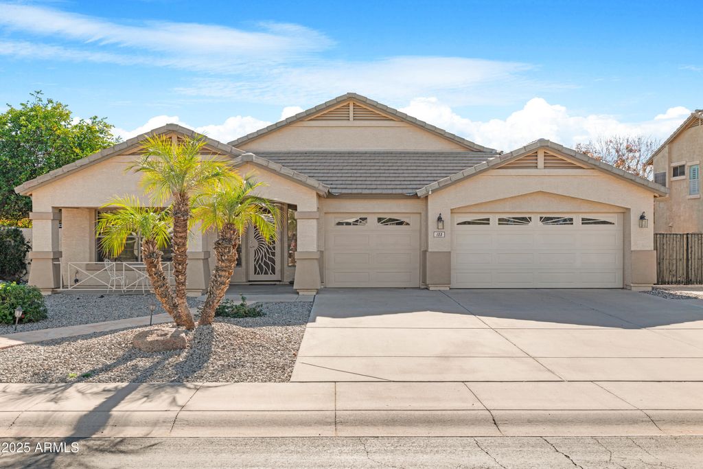 Photo of 133 E Canyon Creek Drive, Gilbert, AZ 85295 (MLS # 6957580)