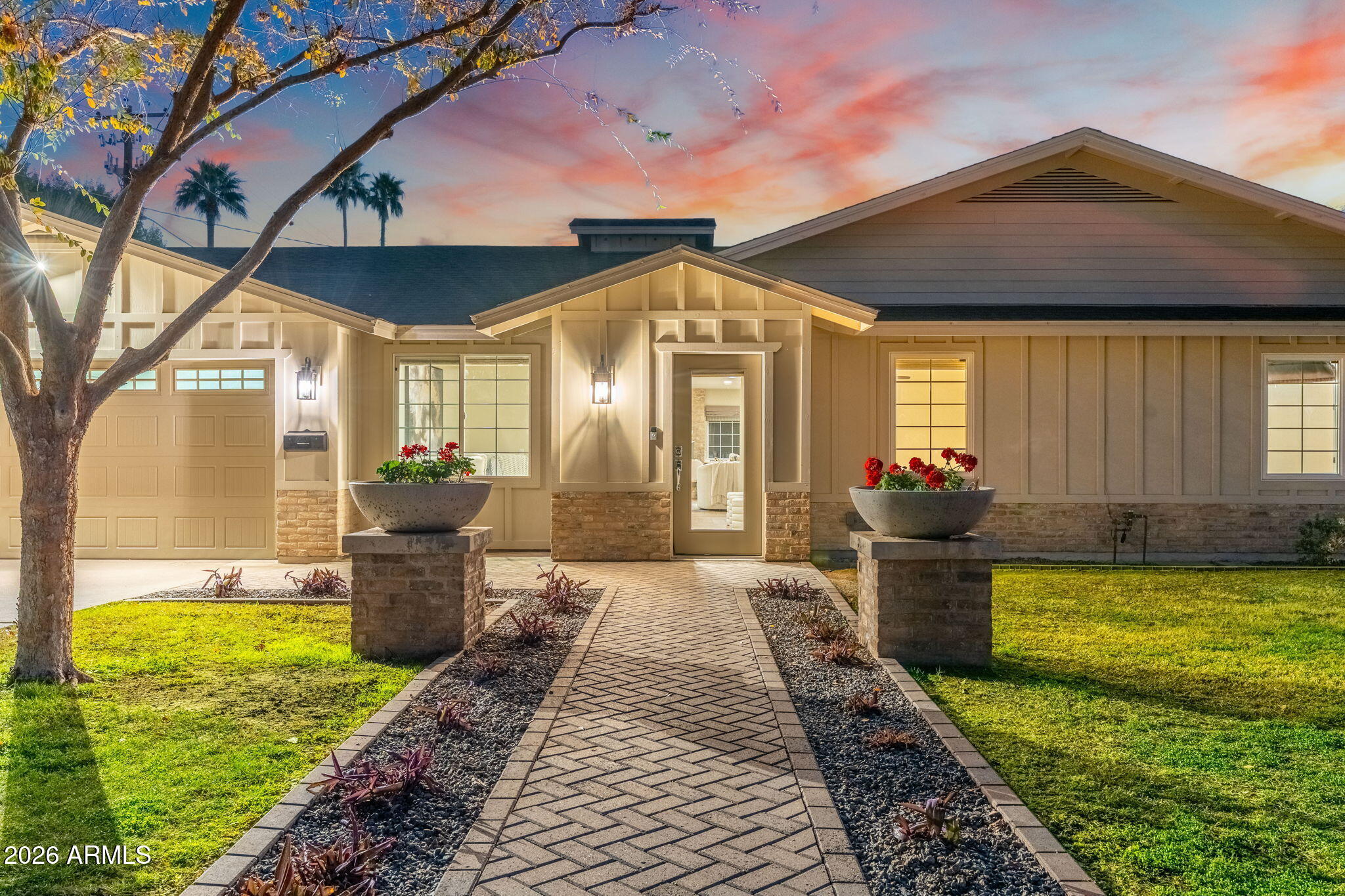 3335 E MARIPOSA Street