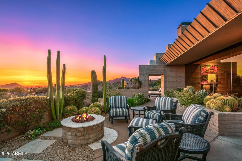 Photo of 11131 E Graythorn Drive, Scottsdale, AZ 85262 (MLS # 7002398)