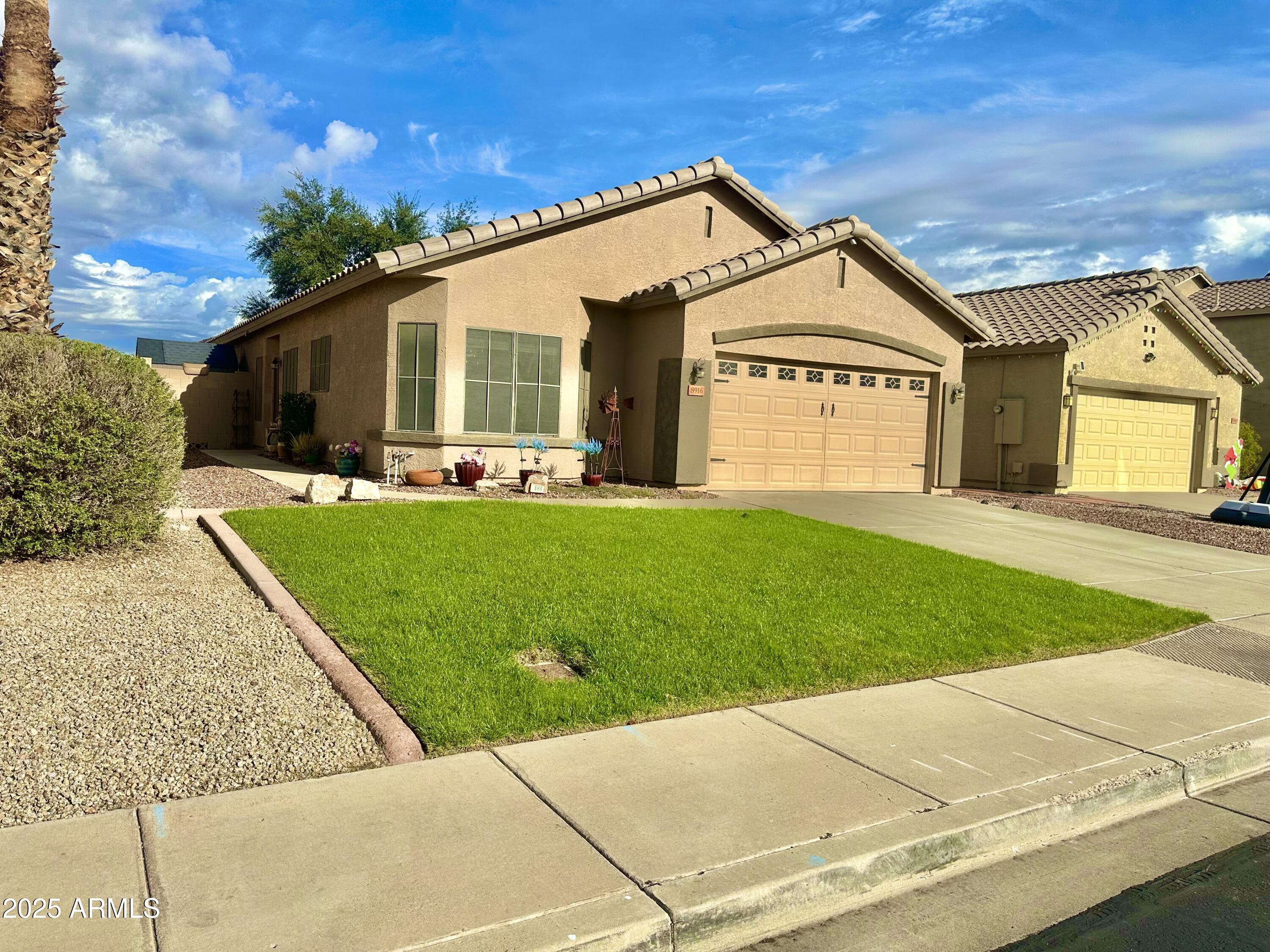 8916 W CHERRY HILLS Drive