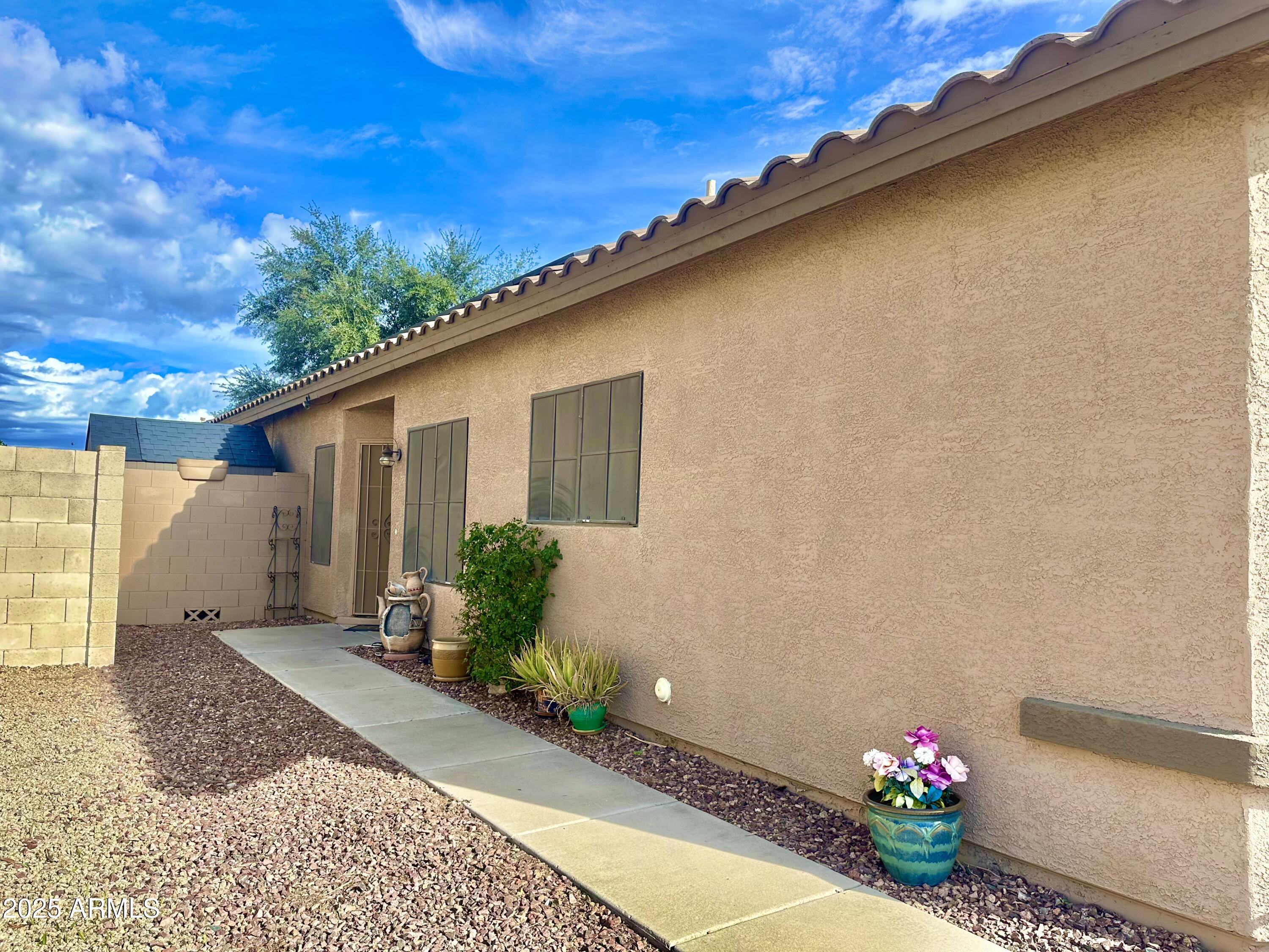 8916 W CHERRY HILLS Drive