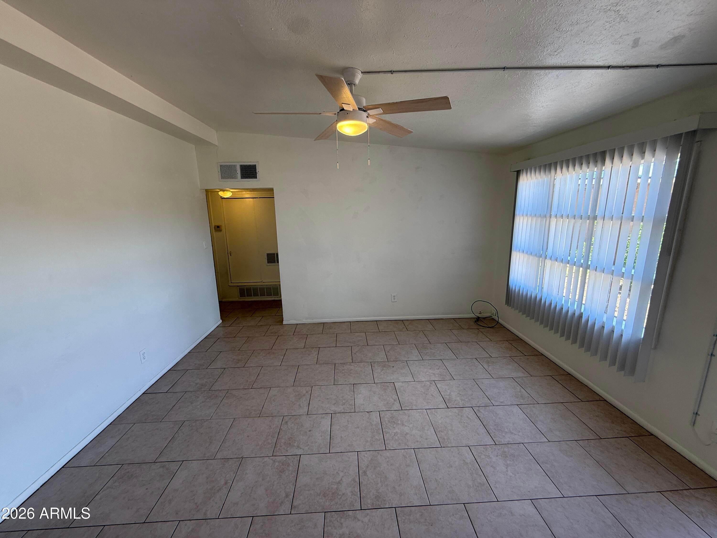 3839 W Hazelwood Street Apt 5