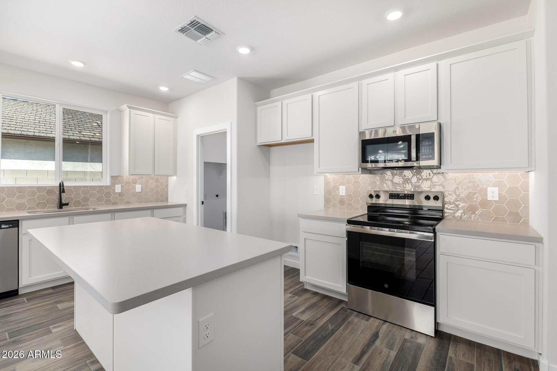 1188 E Ridgerock Street