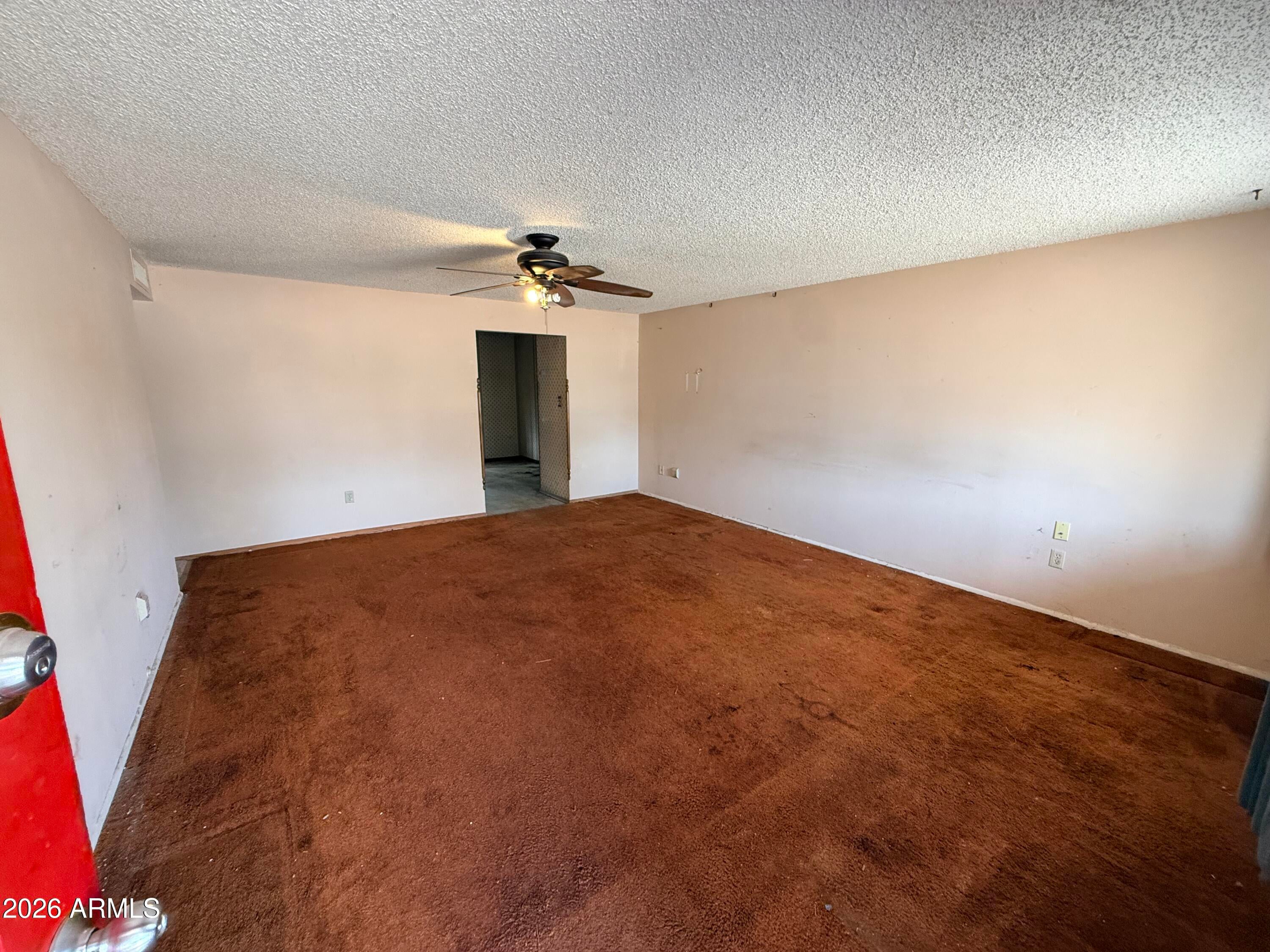 1543 W SURREY Avenue