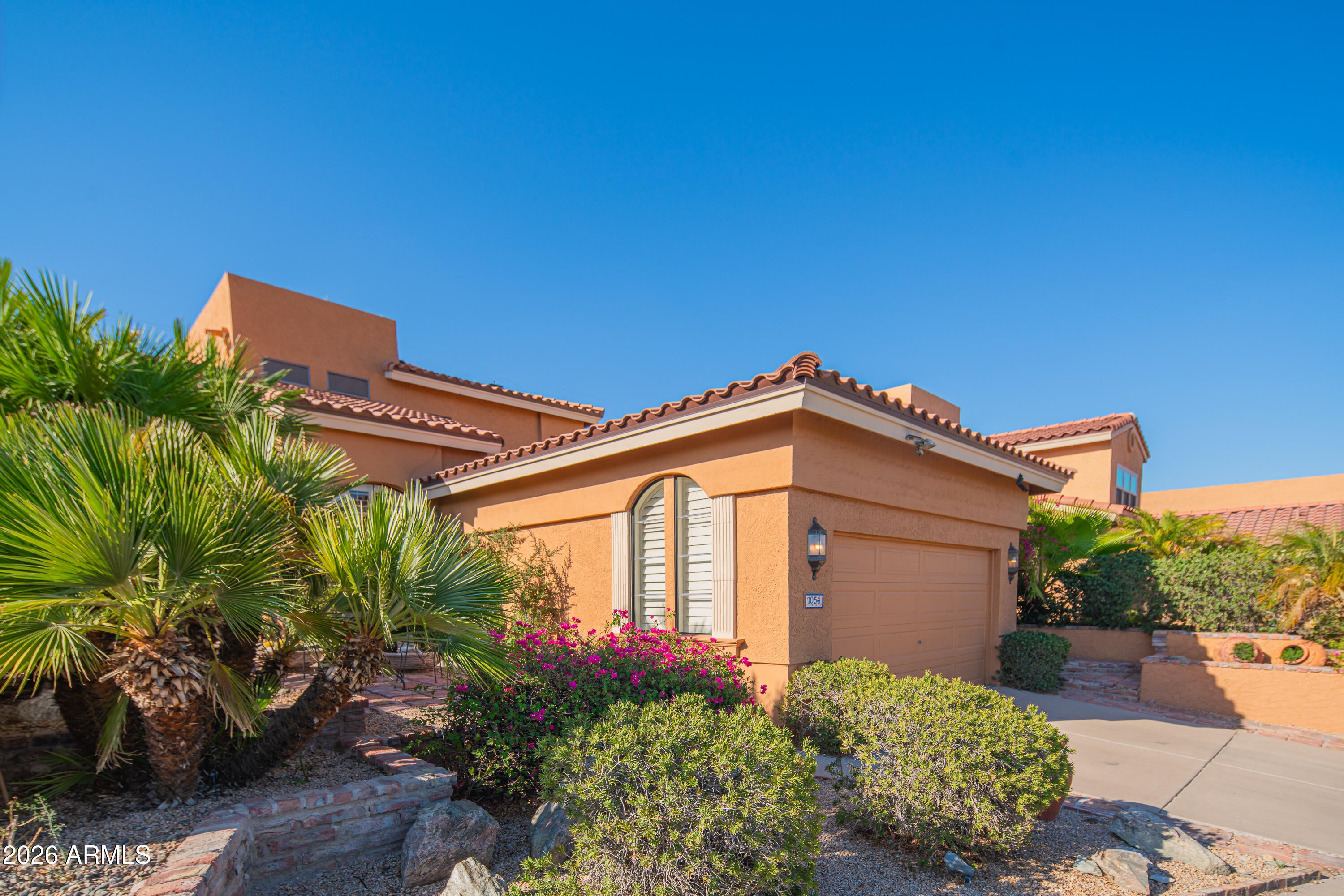 1054 E SHANGRI LA Road