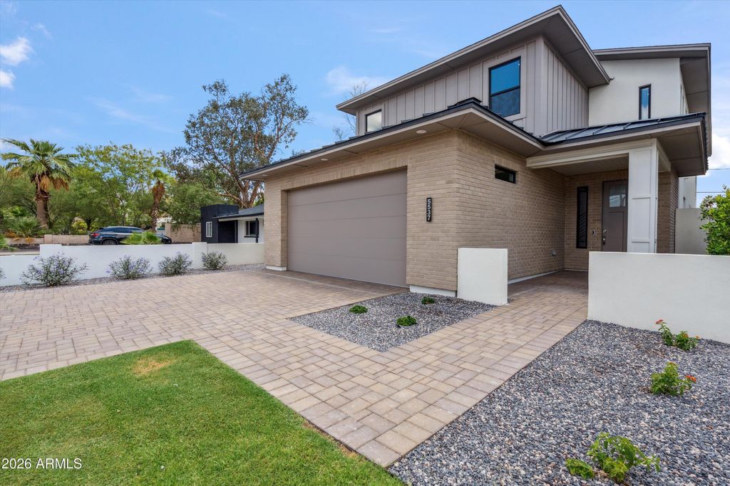 Photo of 5537 E Earll Drive, Phoenix, AZ 85018 (MLS # 6977296)