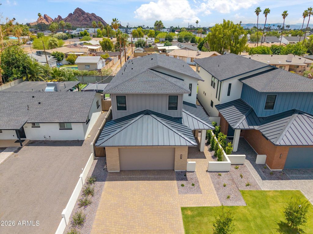 Photo of 5537 E Earll Drive, Phoenix, AZ 85018 (MLS # 6977296)