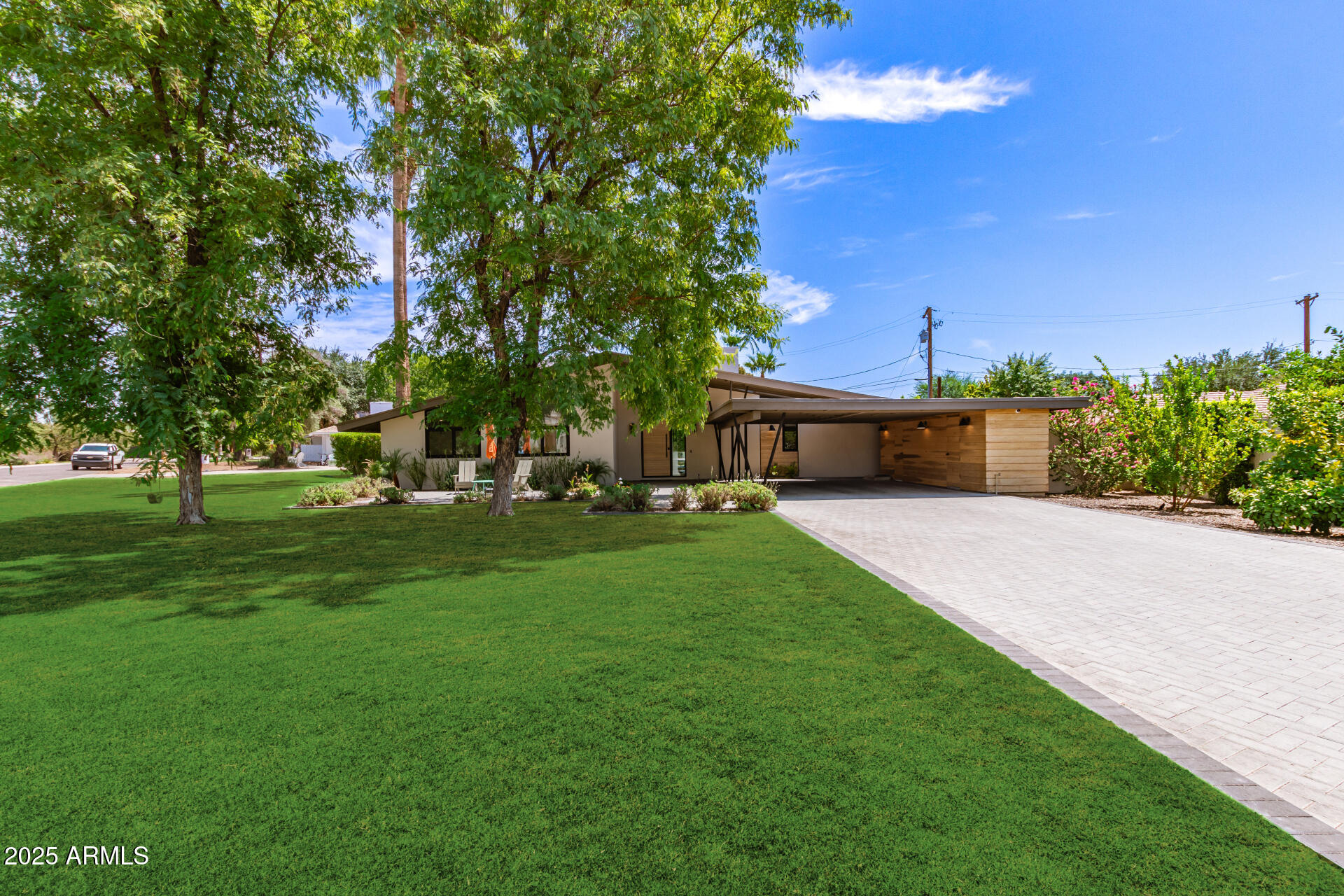 4101 E MEDLOCK Drive