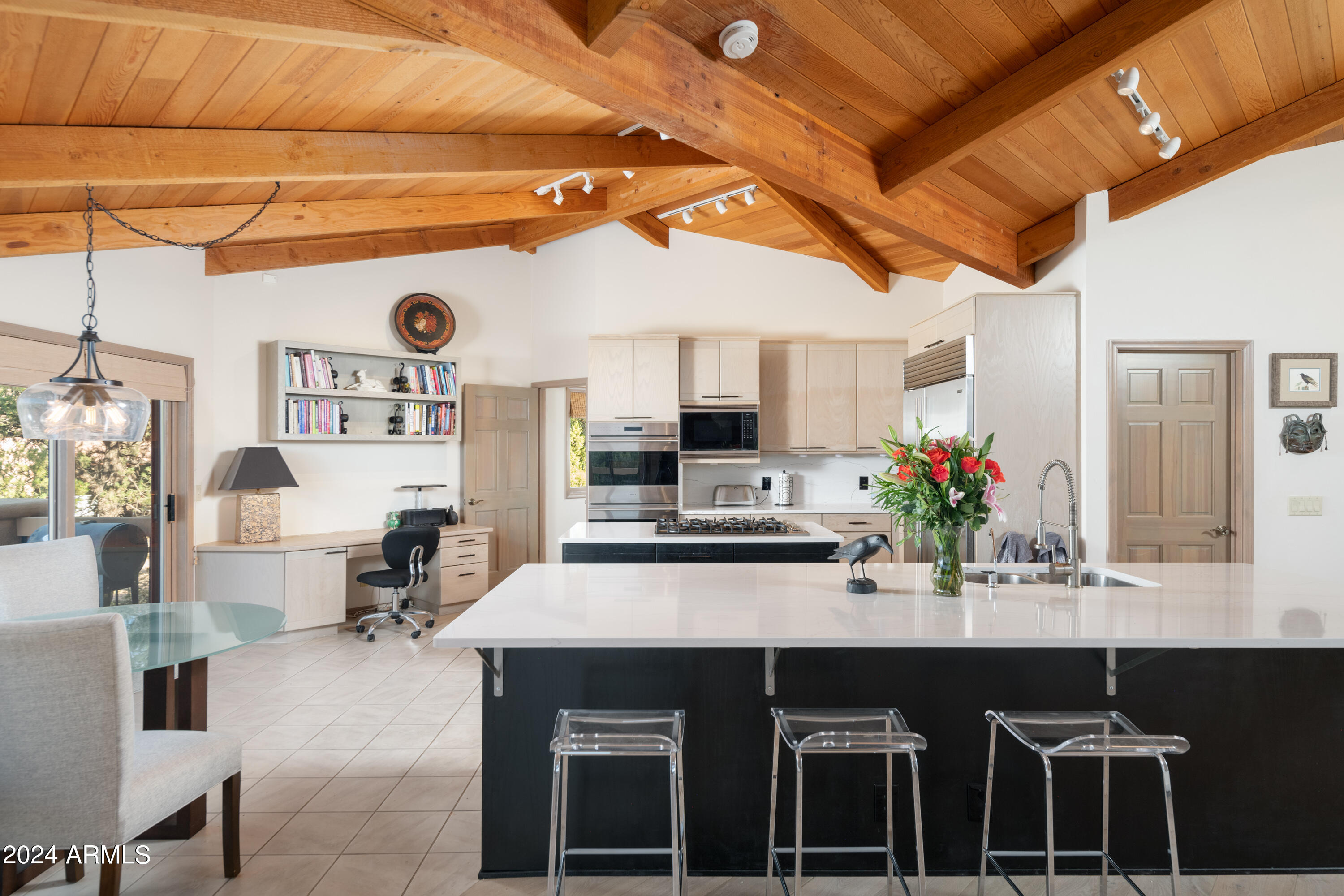 86 Linda Vista --