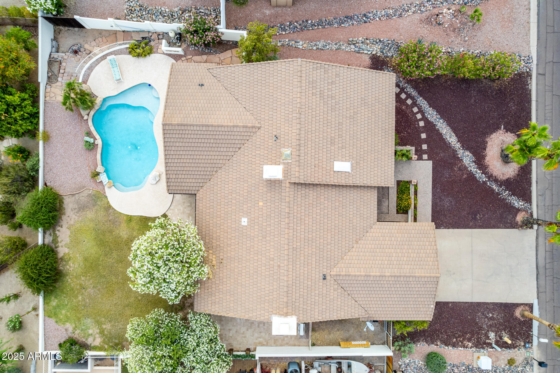 16221 E MONTROSE Drive