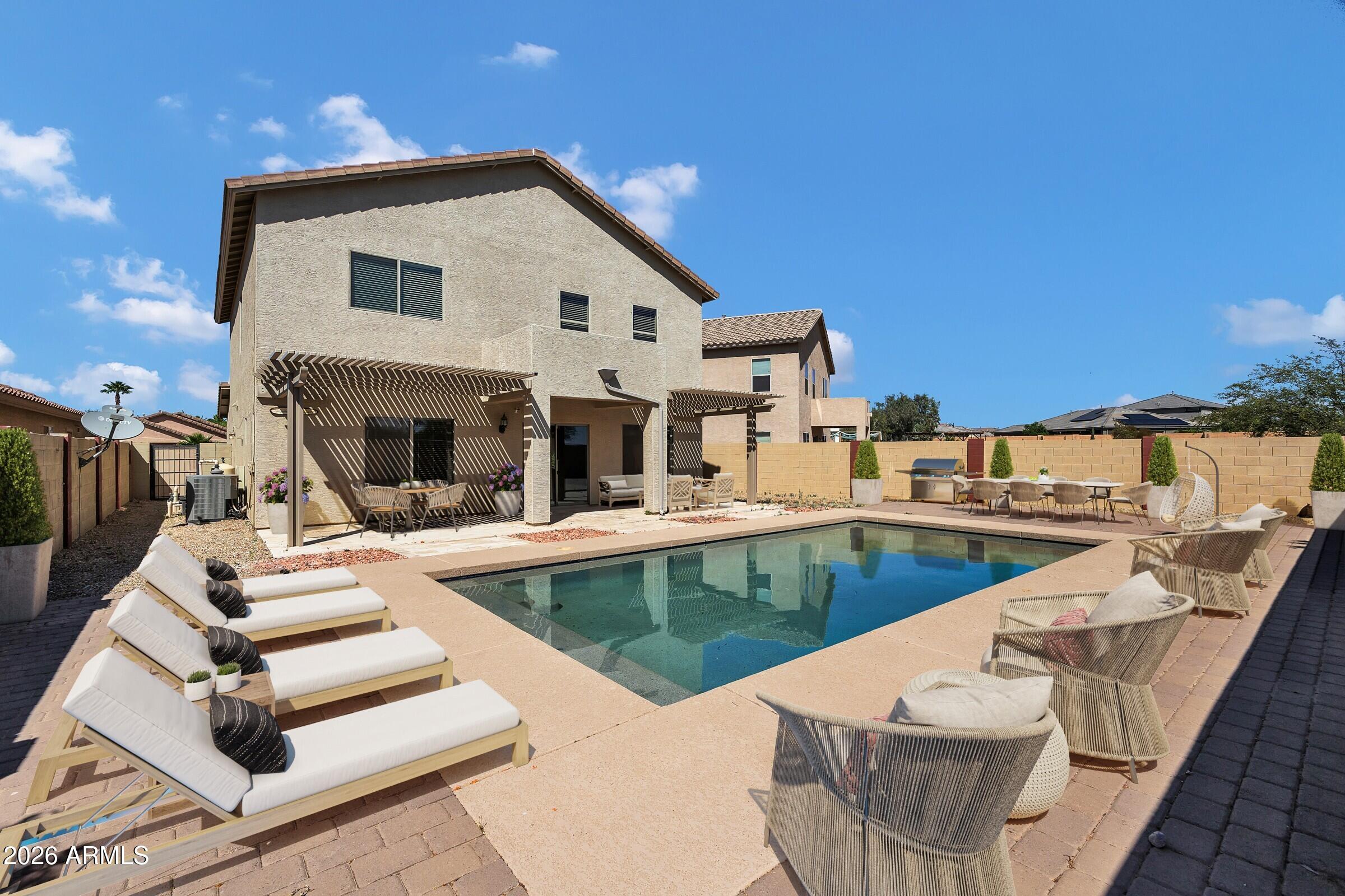 43931 W CYPRESS Lane