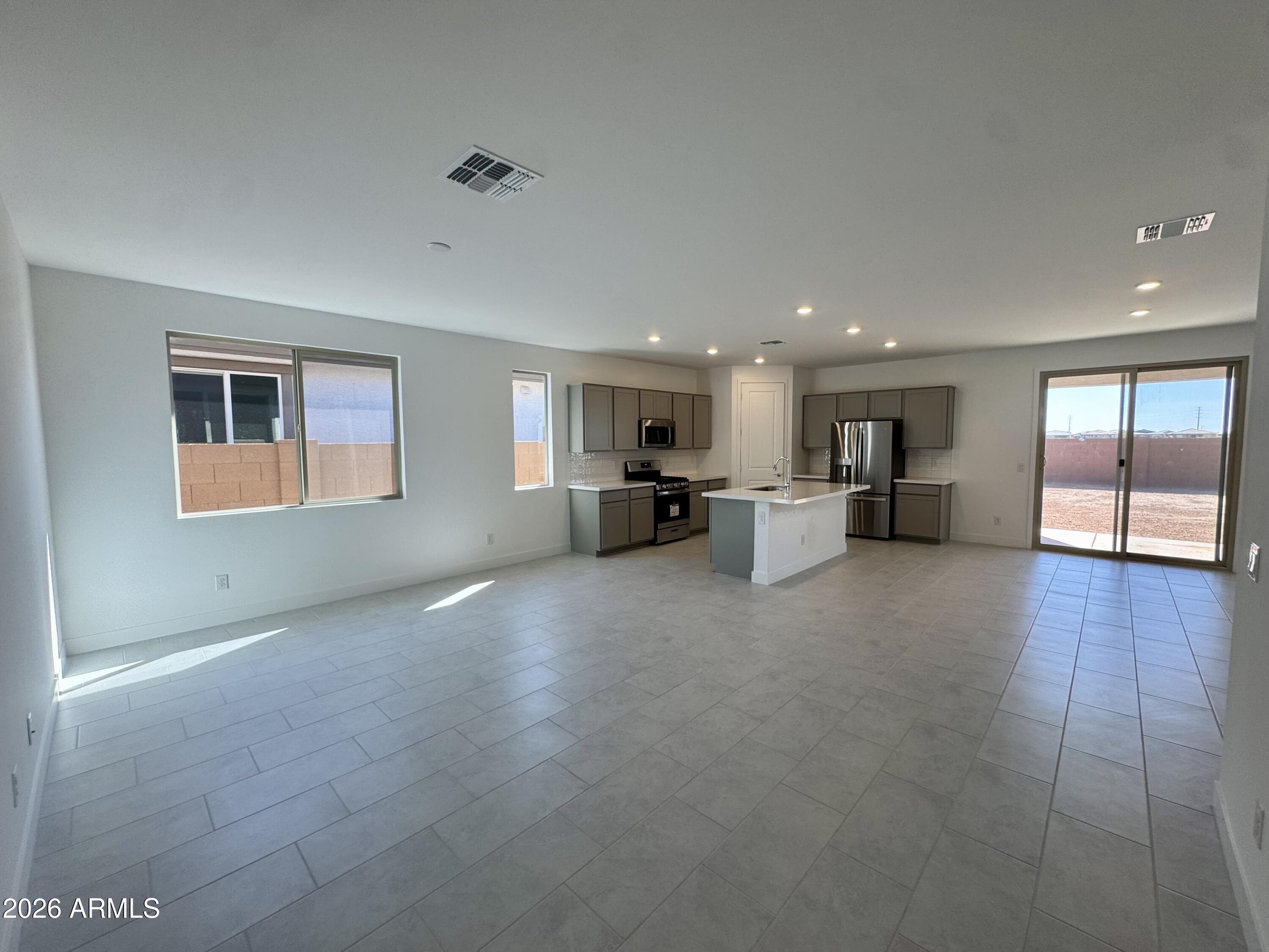 2913 E Mecklenburg Way