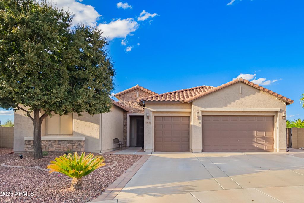 Photo of 8430 N 181st Drive, Waddell, AZ 85355 (MLS # 6935629)