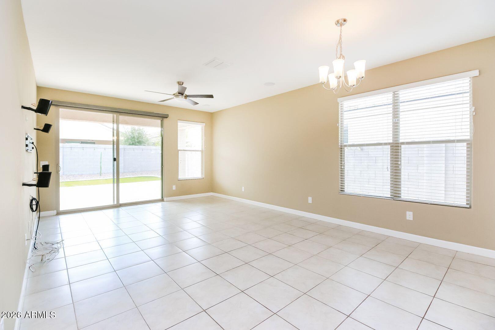 4137 W WHITE CANYON Road