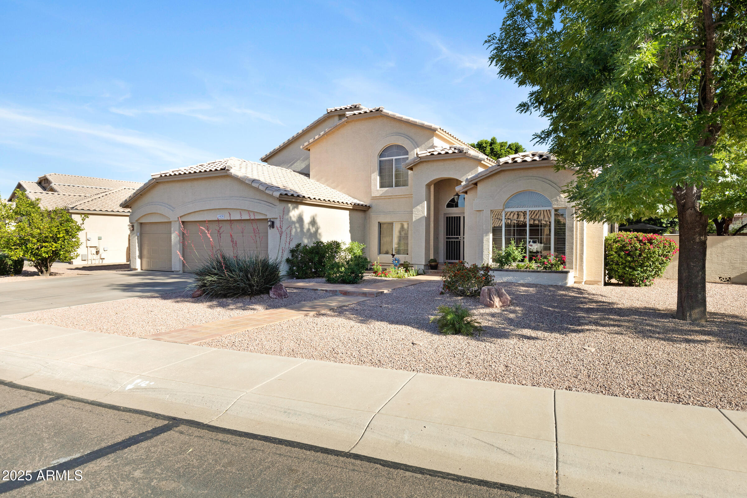 1975 E CHILTON Drive