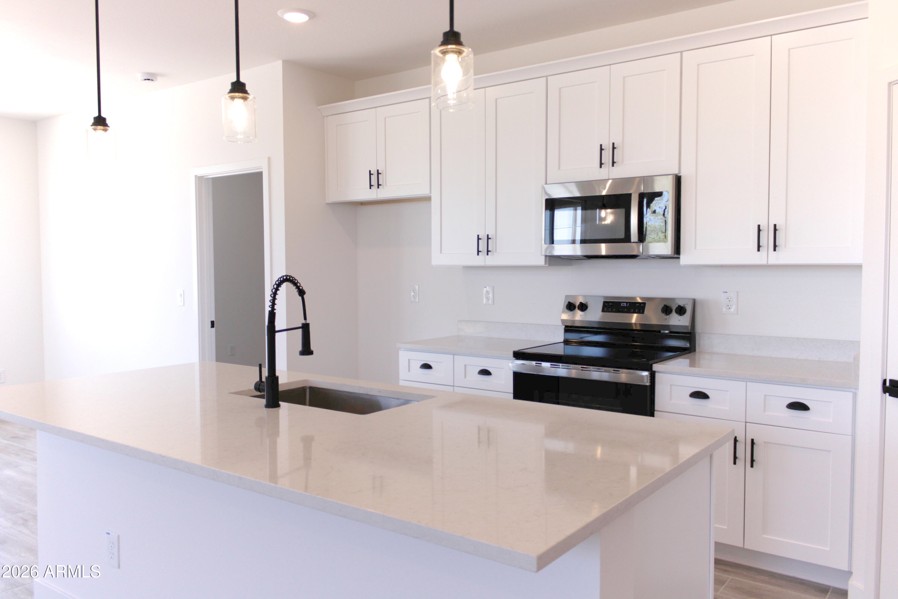 3220 W SOLANO Drive