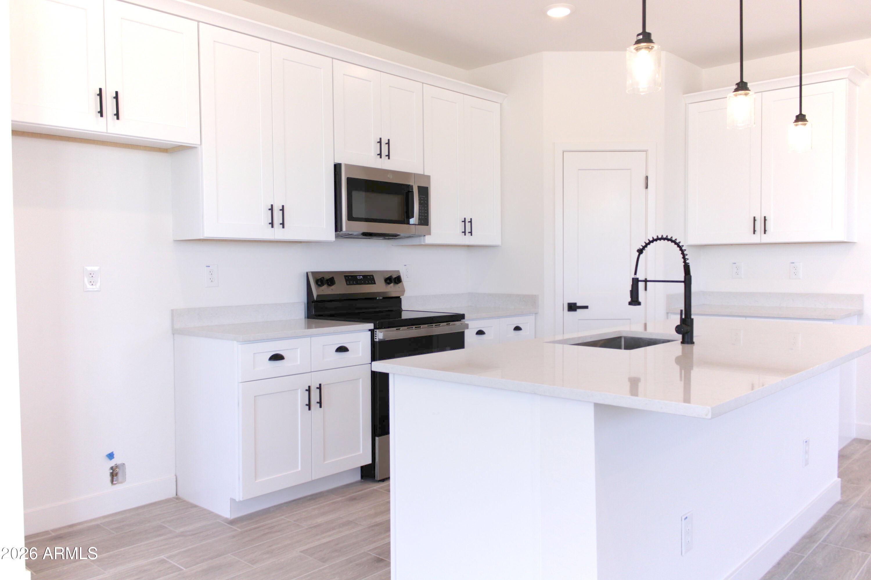 3220 W SOLANO Drive