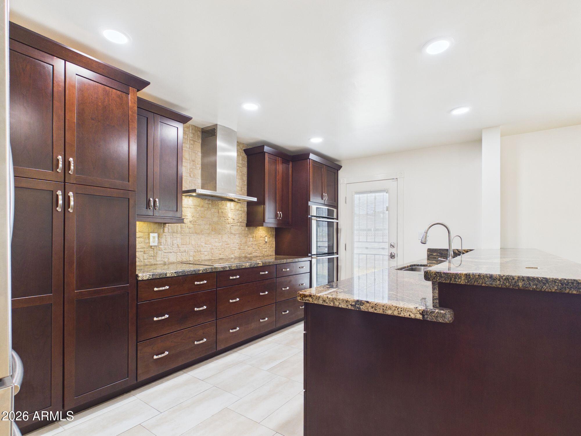 3122 E Shangri La Road