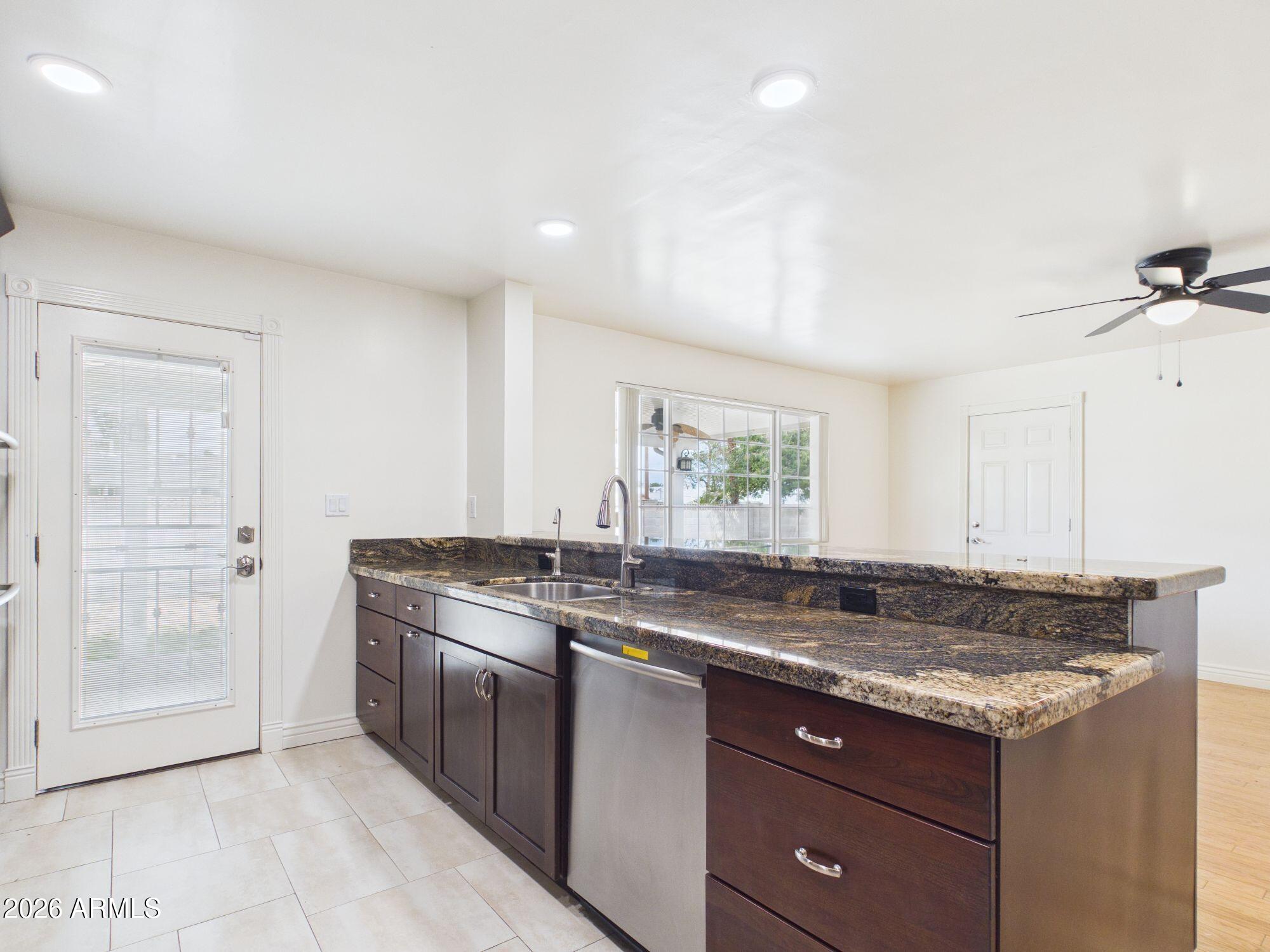 3122 E Shangri La Road