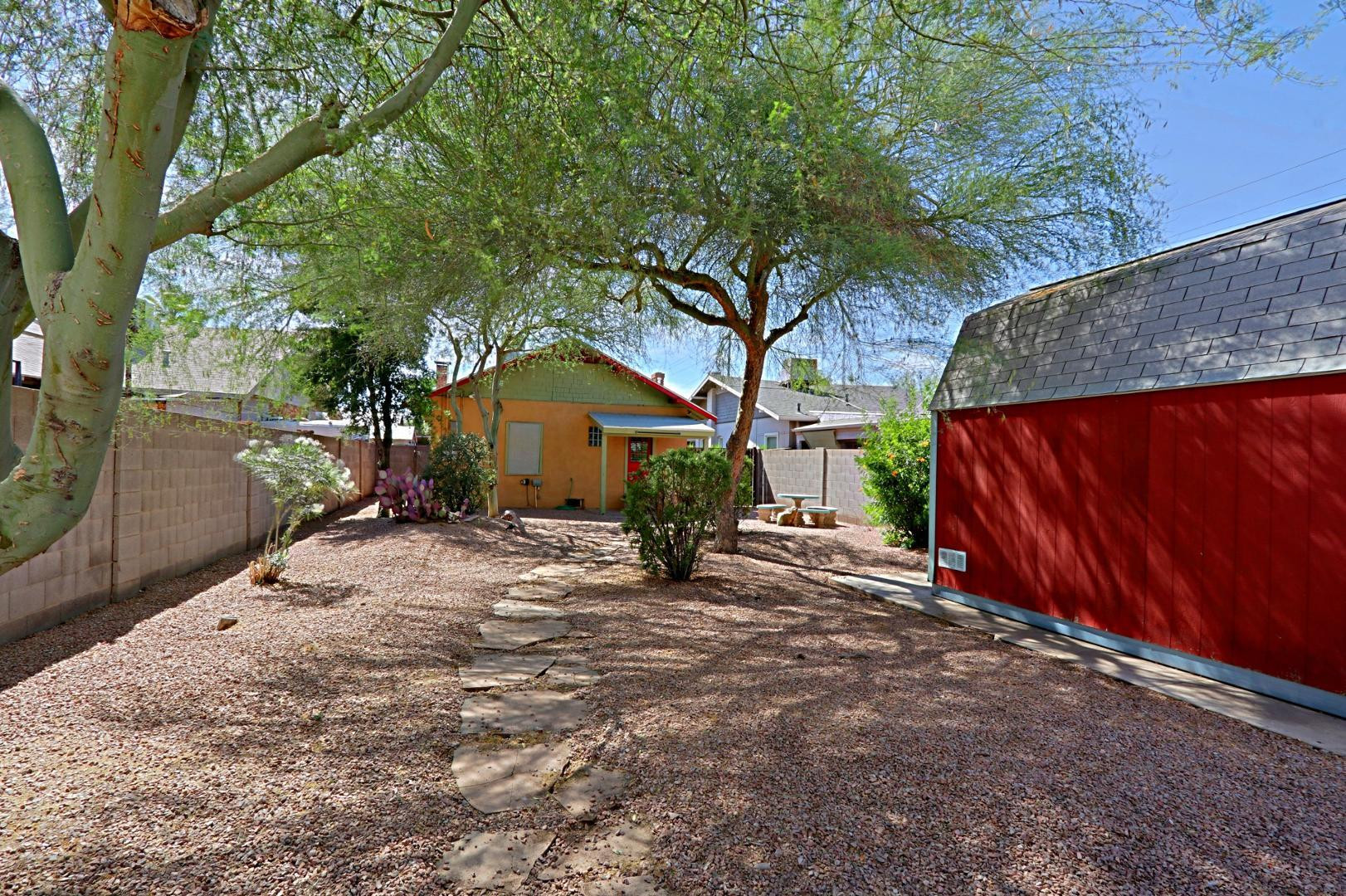 841 N 9th Avenue