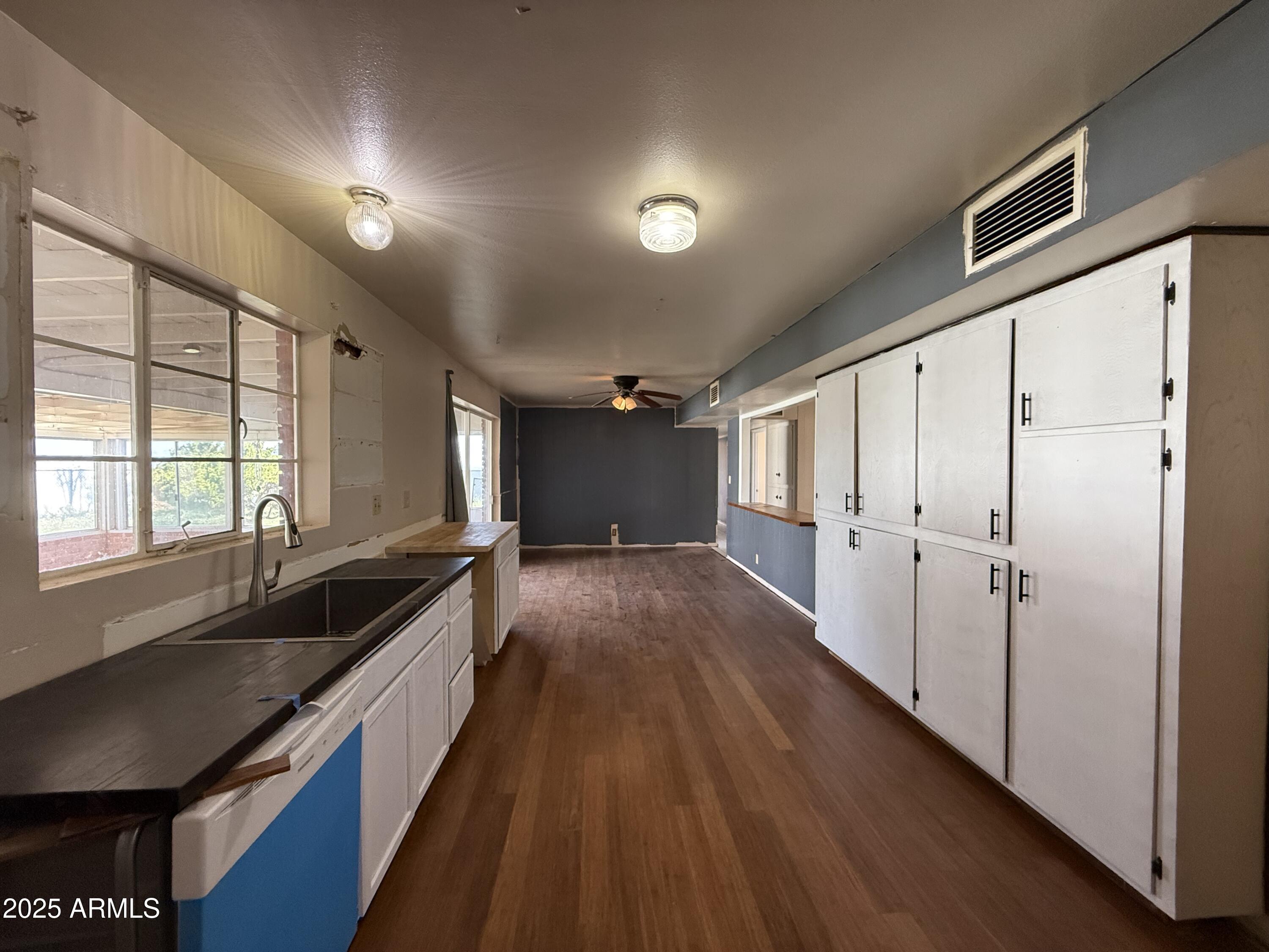 149 E FREIHAGE Drive