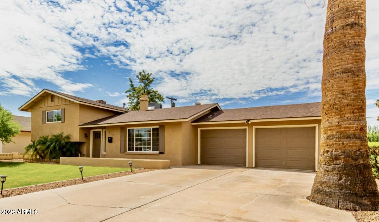 919 E LA JOLLA Drive