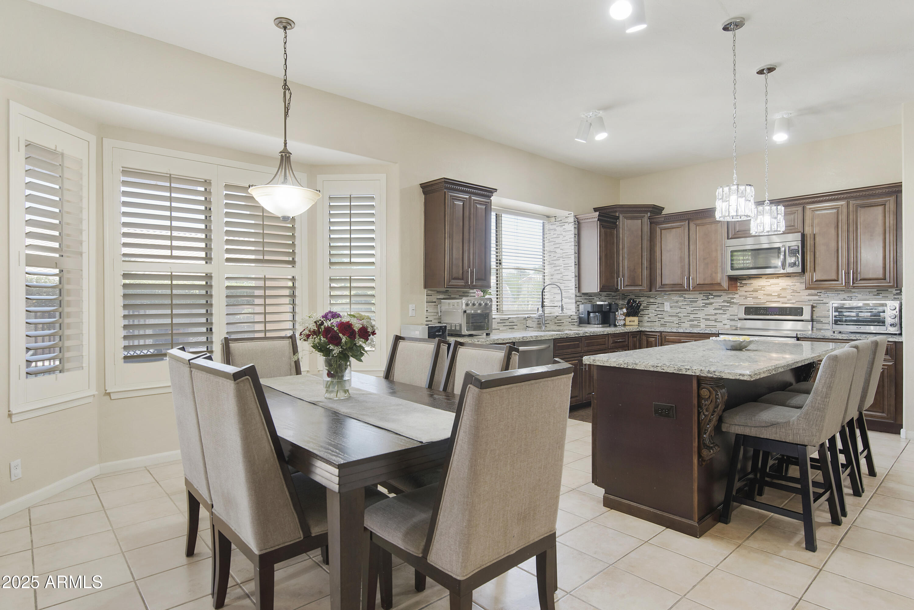 5957 W ROBIN Lane