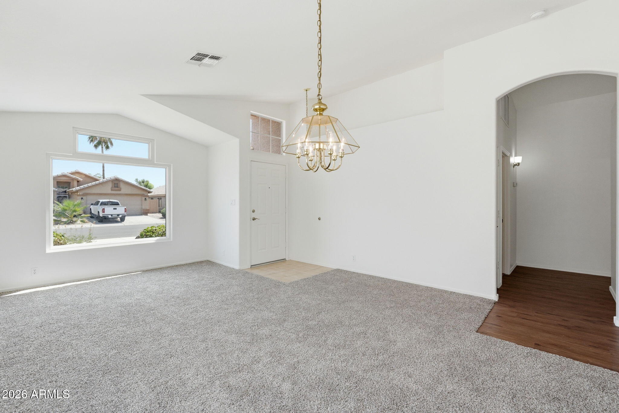 972 E CONSTITUTION Drive