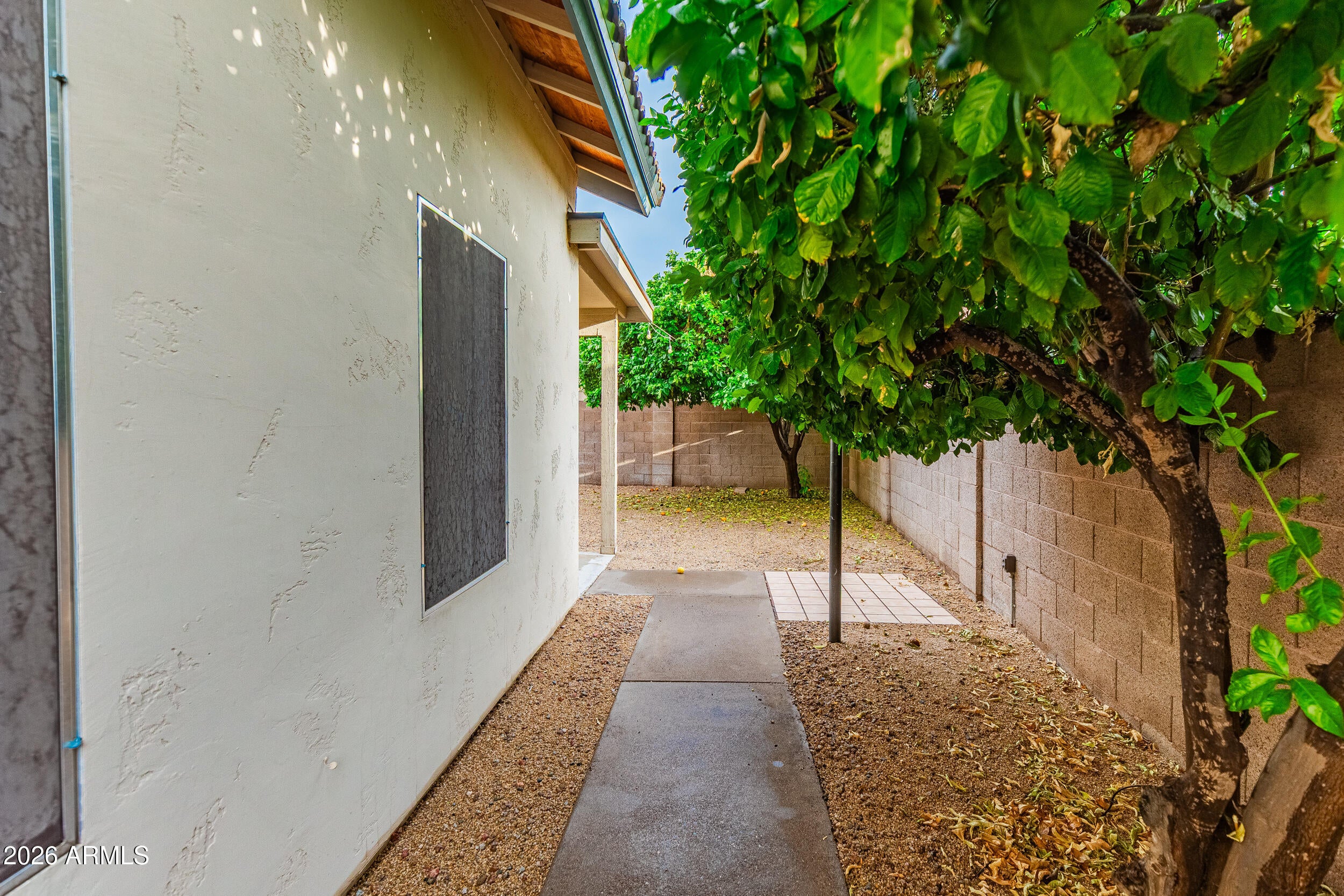 4261 E ROSEMONTE Drive