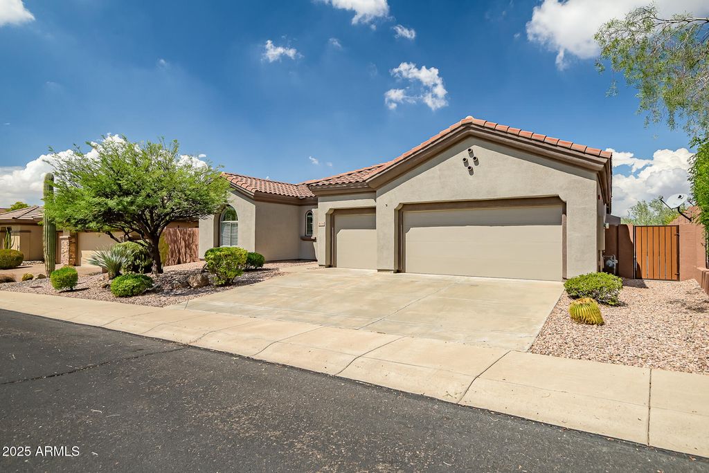 Photo of 41318 N Bent Creek Way, Anthem, AZ 85086 (MLS # 6901972)