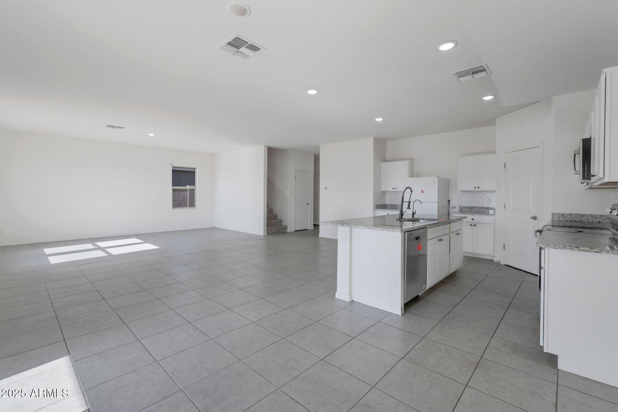 36025 W SANTA CLARA Avenue