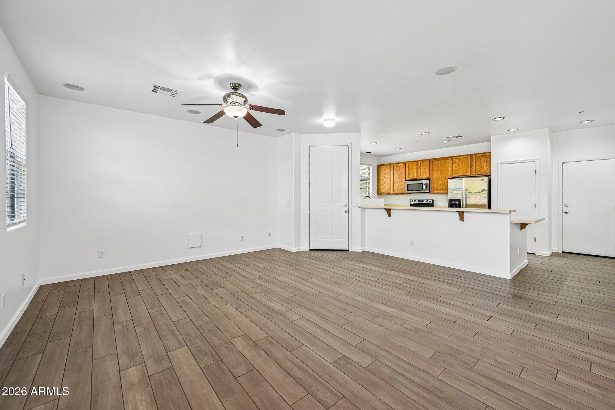 1255 S RIALTO -- 165