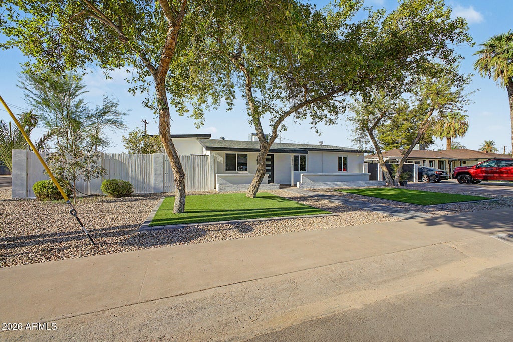 Photo of 2238 W Catalina Drive, Phoenix, AZ 85015 (MLS # 7091371)