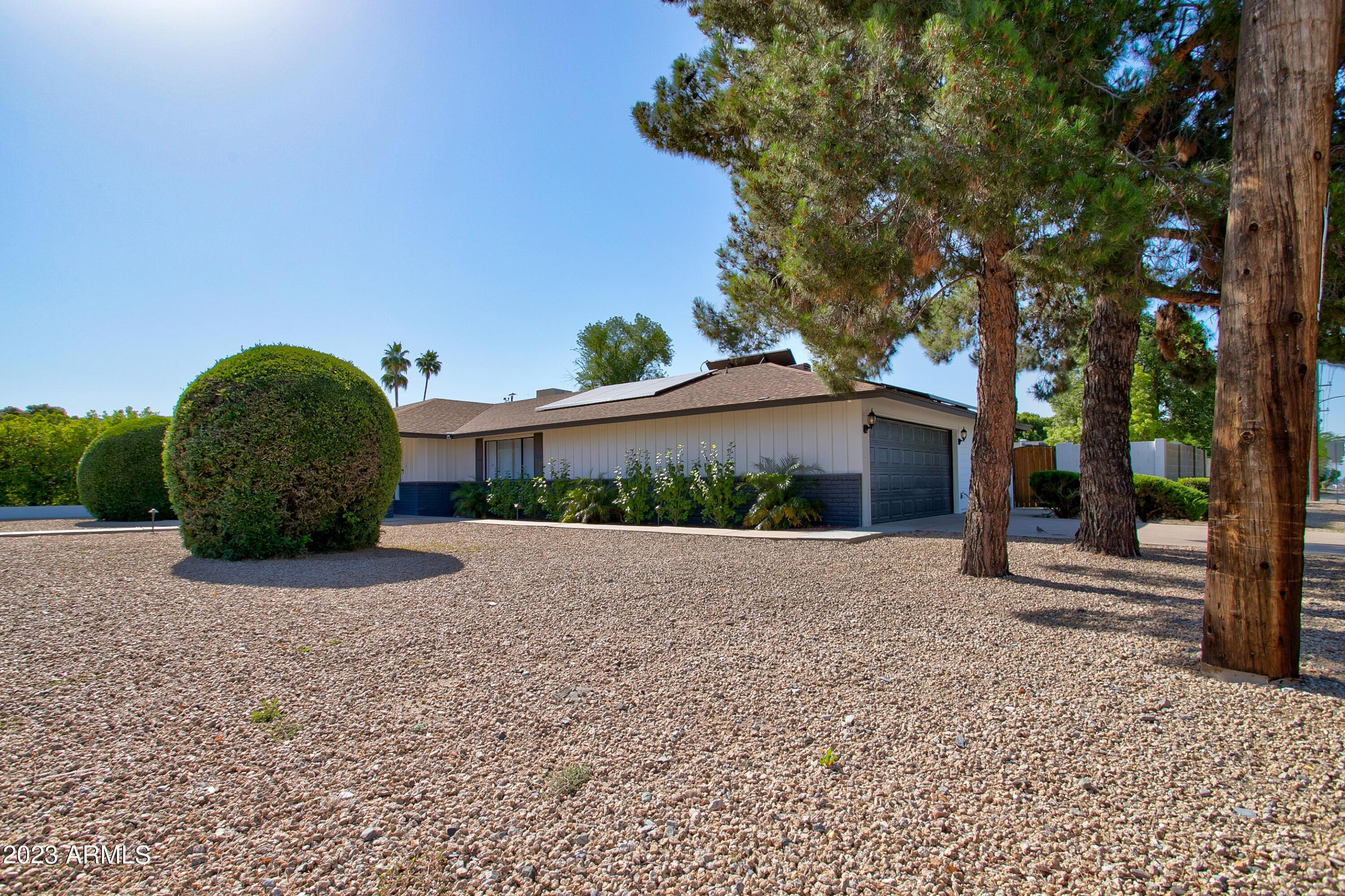 1201 E Northview Avenue