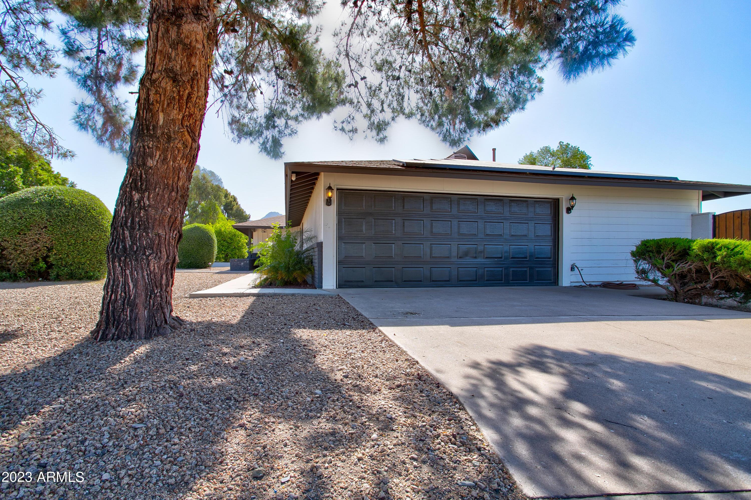 1201 E Northview Avenue