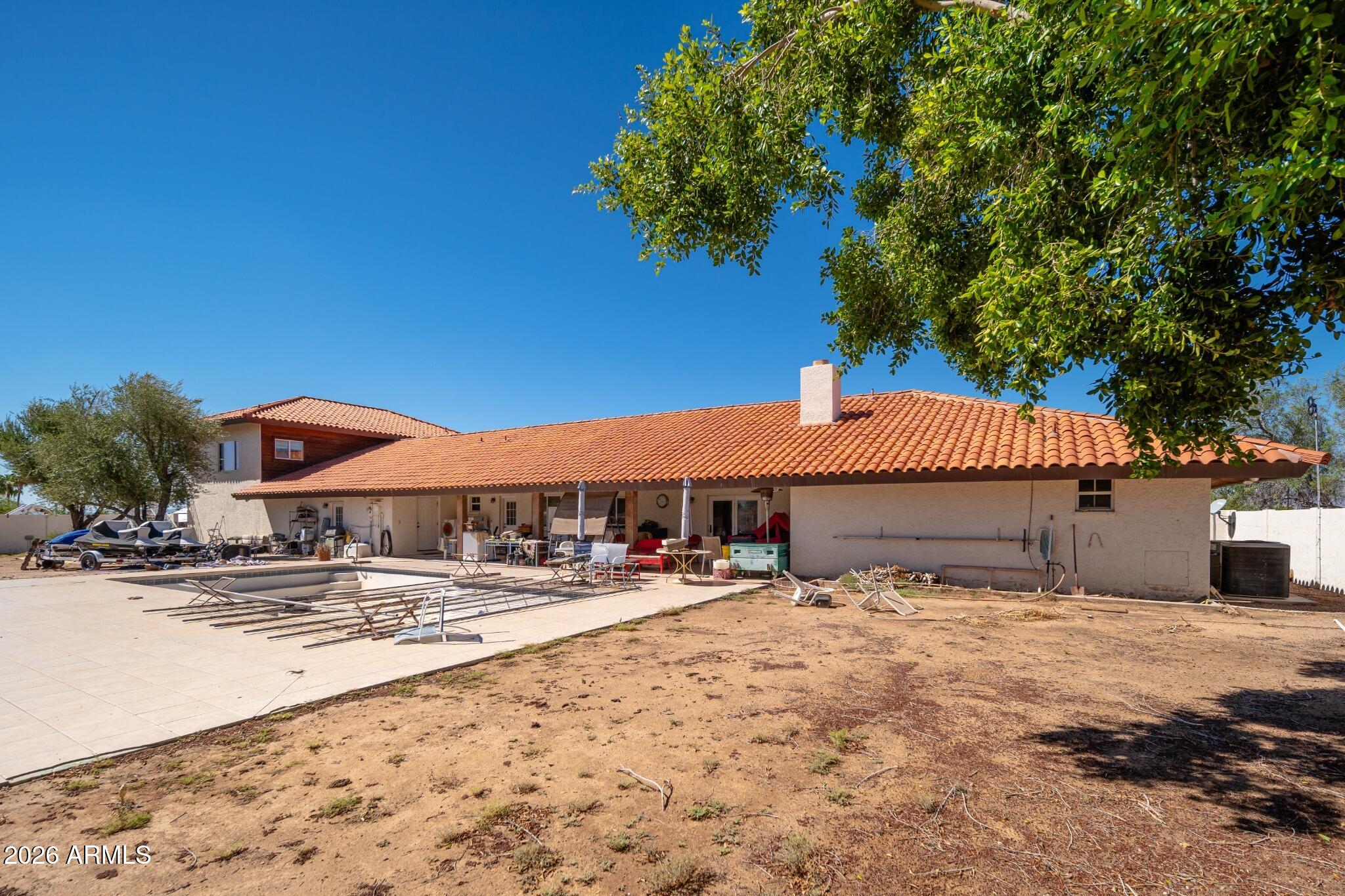 6045 N DYSART Road