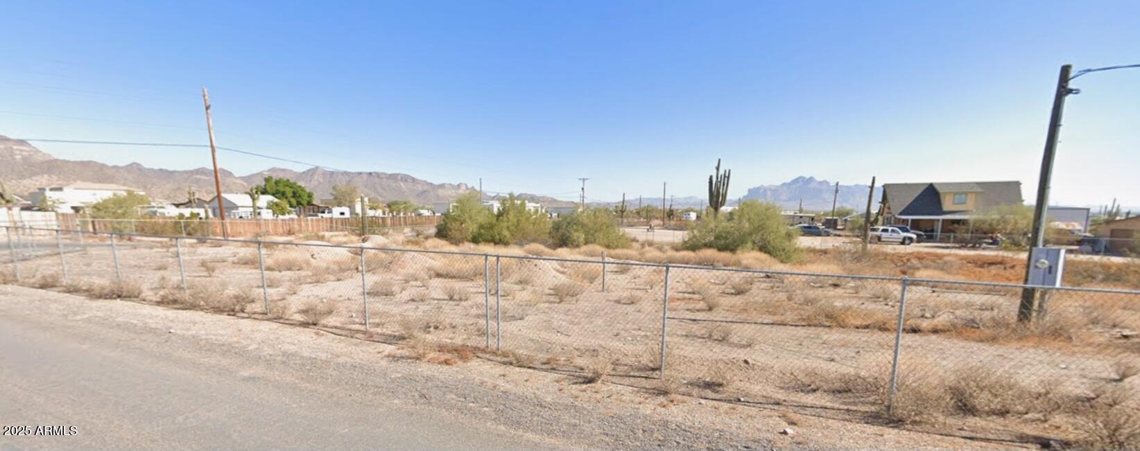 1545 N 104 Street -/-/-