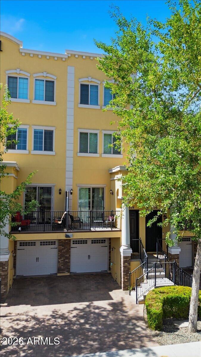 421 W 6TH Street 1008