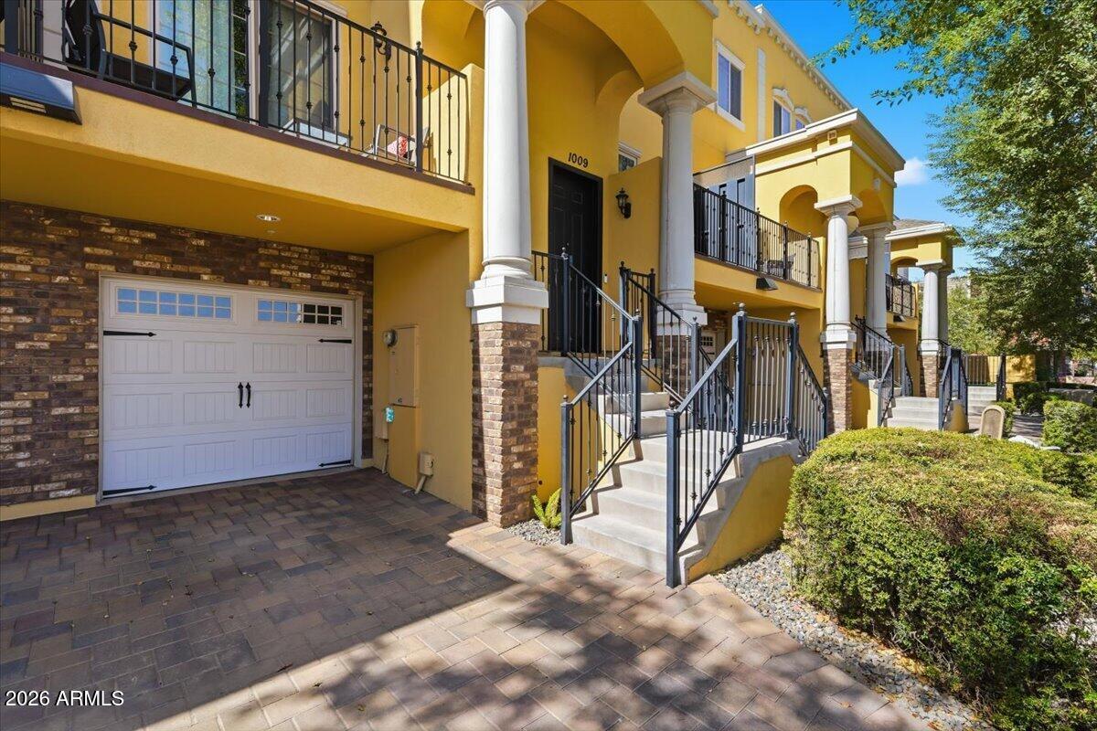 421 W 6TH Street 1008
