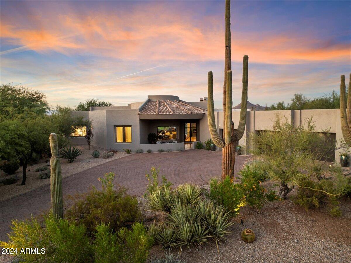 10422 E MARK Lane