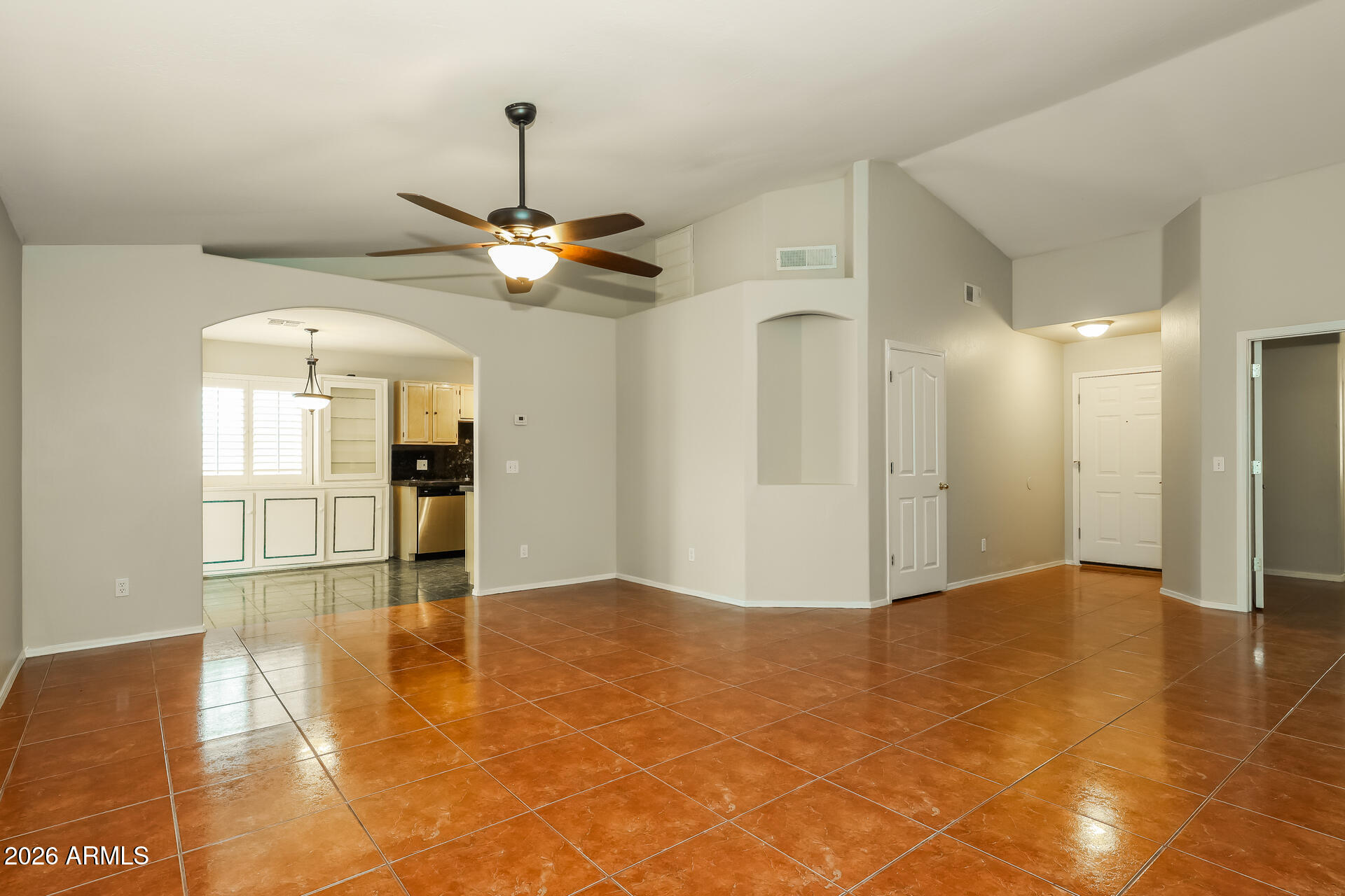 1653 E VINEYARD Road