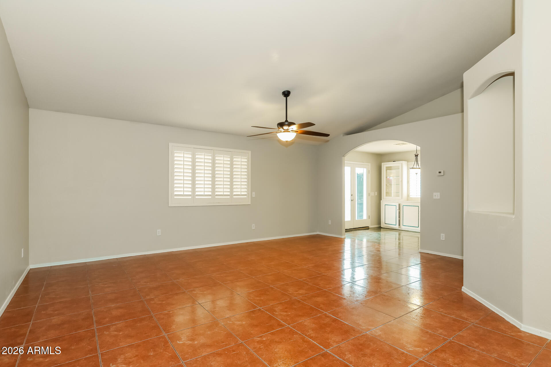 1653 E VINEYARD Road