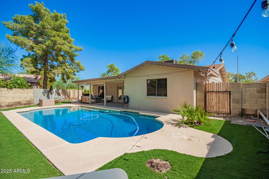 Photo of 1652 S Saguaro, Mesa, AZ 85202 (MLS # 6933971)